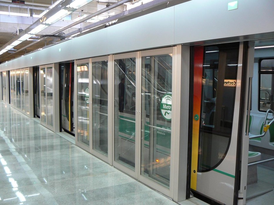 Faiveley Transport platform doors for the Seville metro